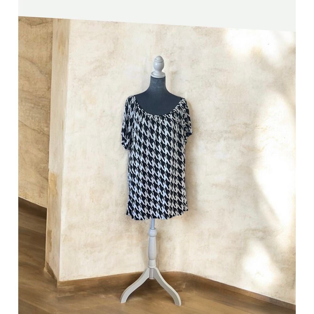 Lapis Women's Black and White Geometric Blouse Size 3X